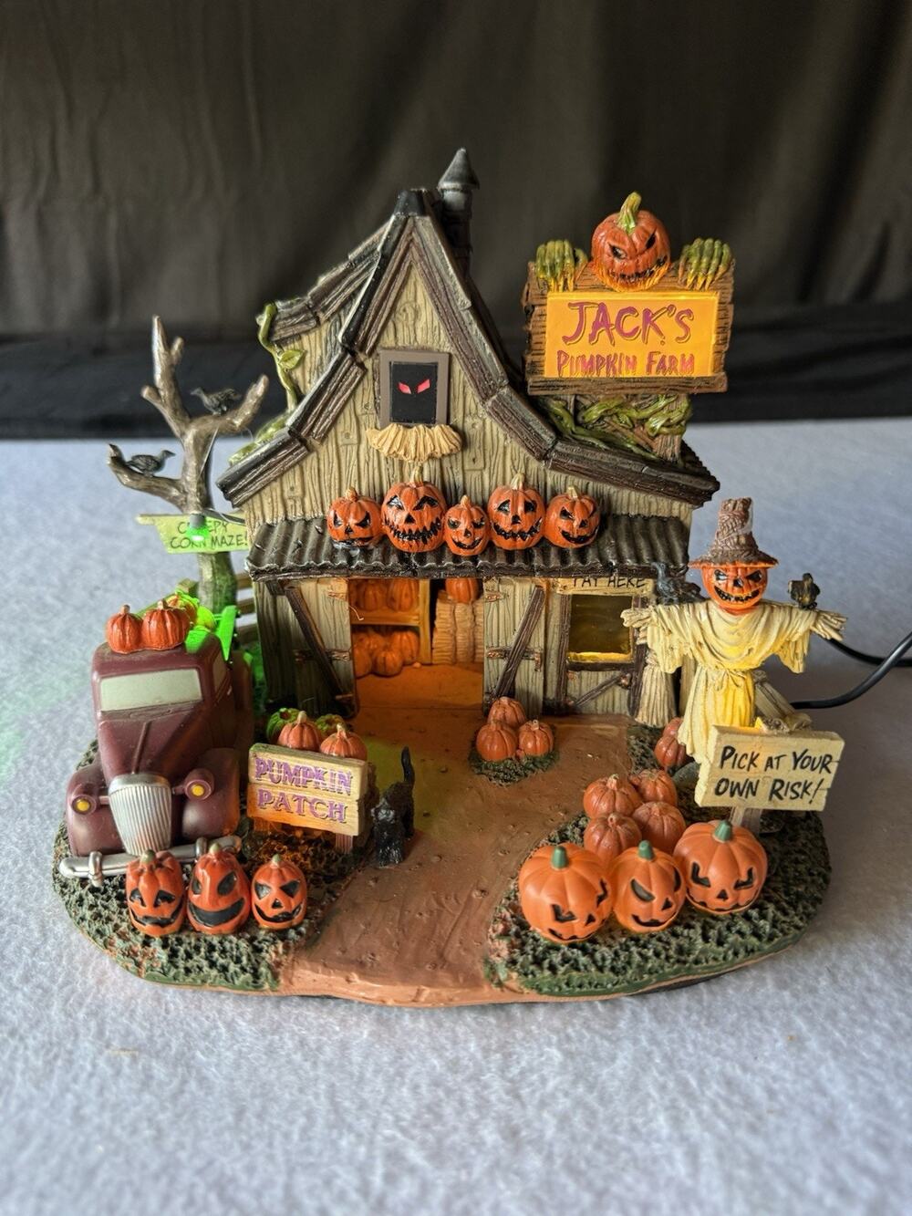 Lemax Spooky Town Halloween #04716 Lighted Jacks Pumpkin Farm Box